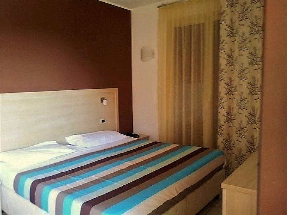 Hotel Bulla Regia Fontane Bianche Zewnętrze zdjęcie