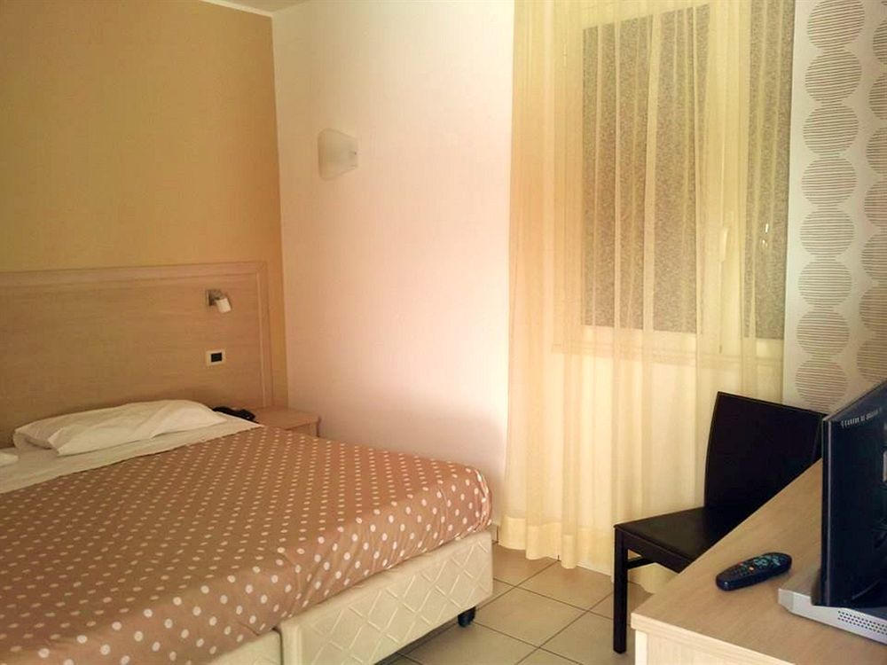Hotel Bulla Regia Fontane Bianche Zewnętrze zdjęcie