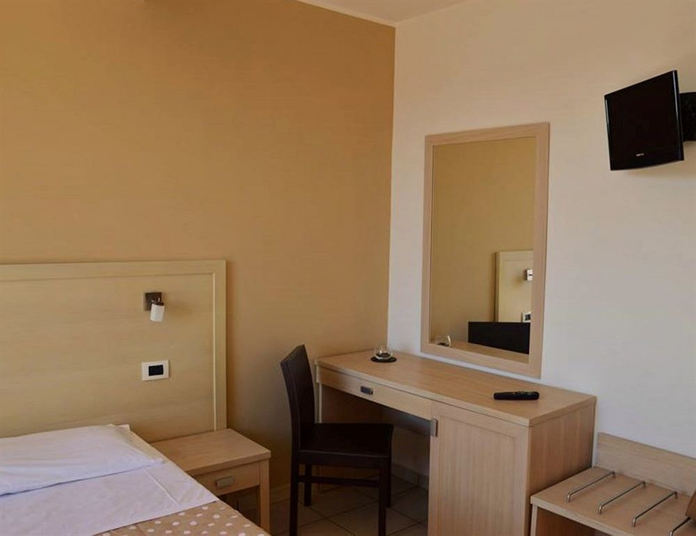 Hotel Bulla Regia Fontane Bianche Zewnętrze zdjęcie