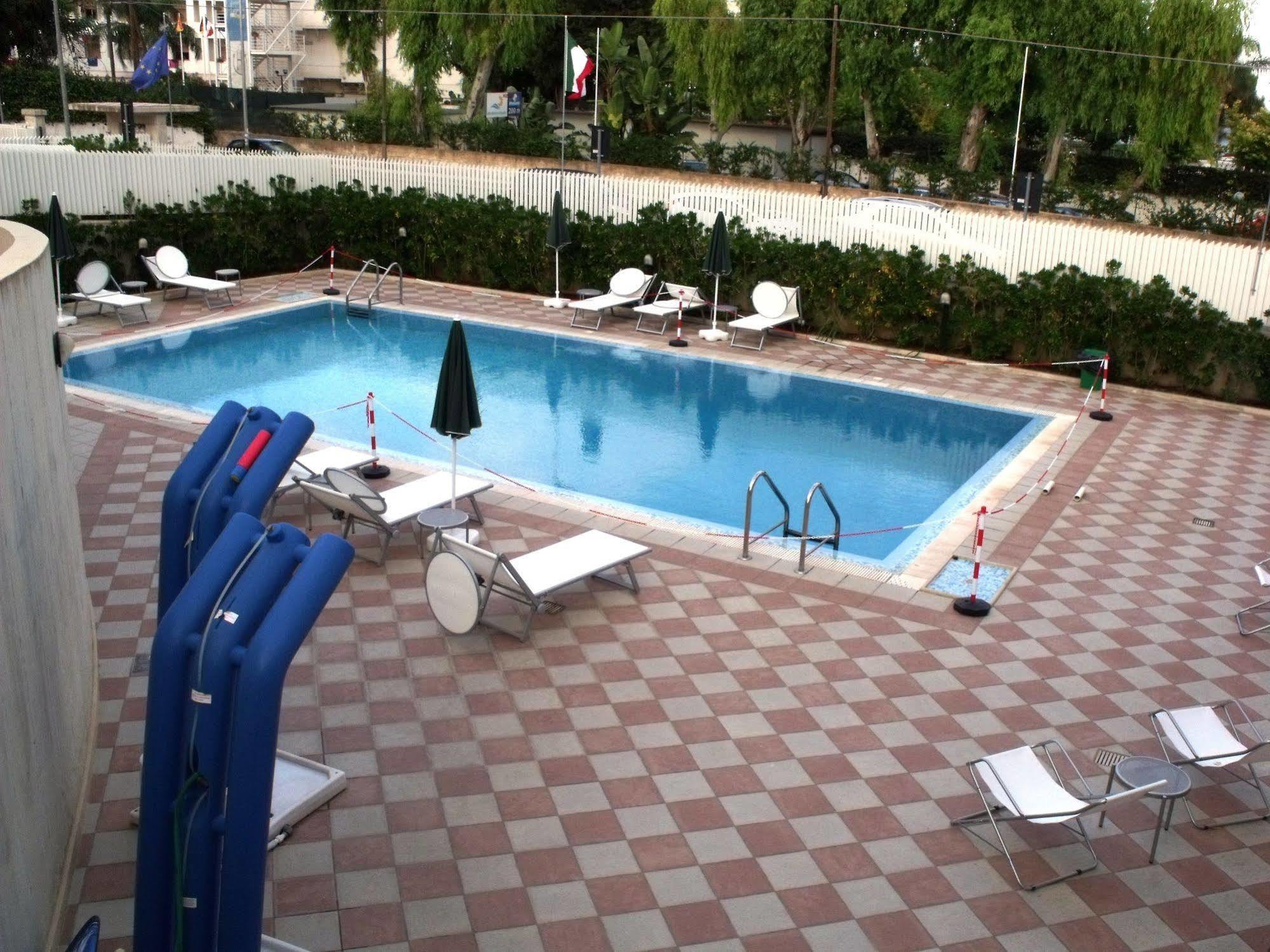 Hotel Bulla Regia Fontane Bianche Zewnętrze zdjęcie